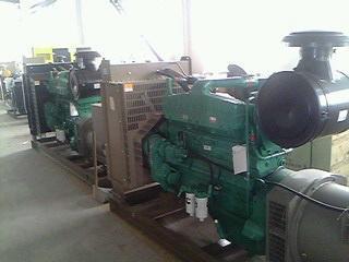 柴油發(fā)電機(jī)組 從供貨商選擇到300KW康明斯與江蘇泰豪機(jī)組的全面解析